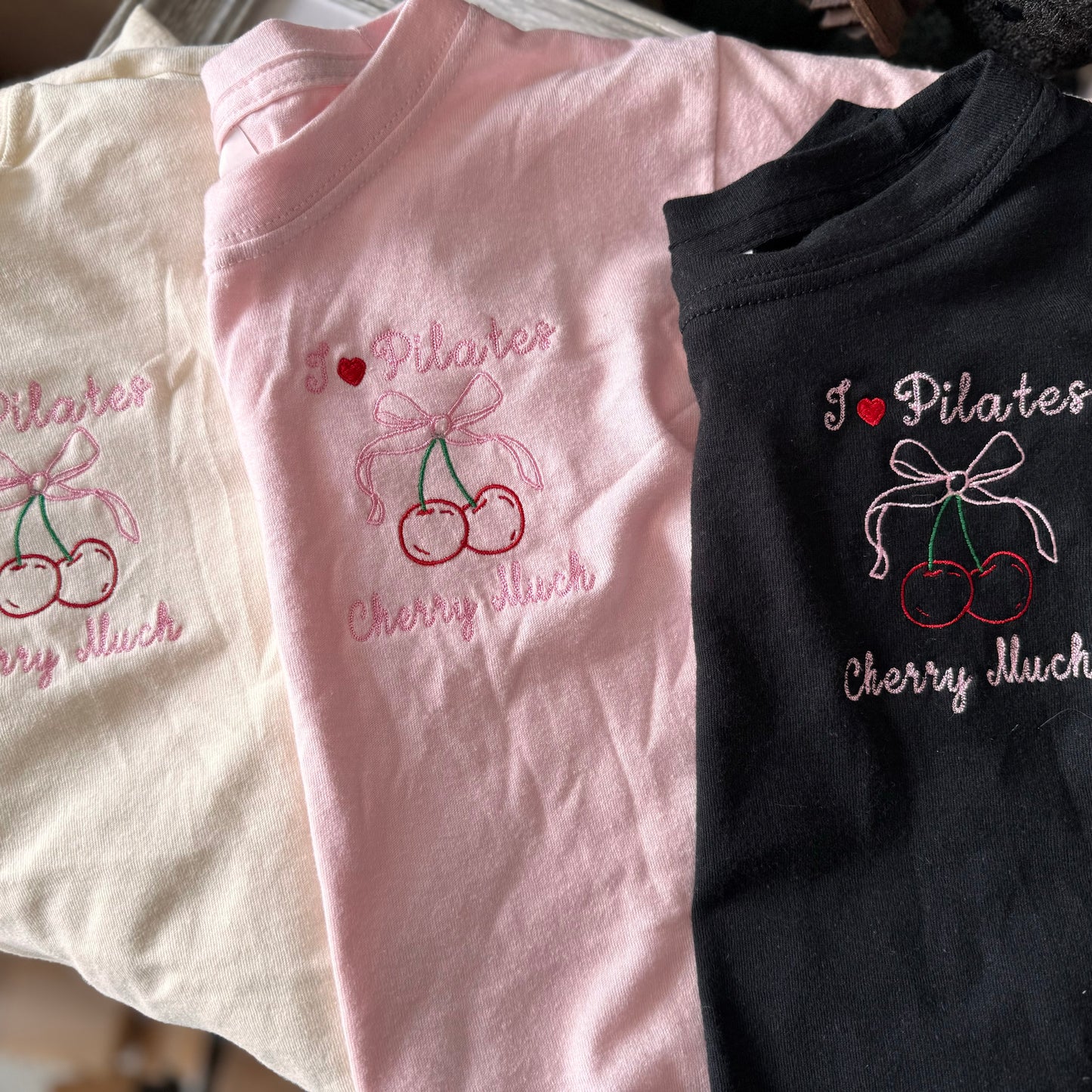 “ CHERRY 🍒 MUCH “ T-shirt cropped