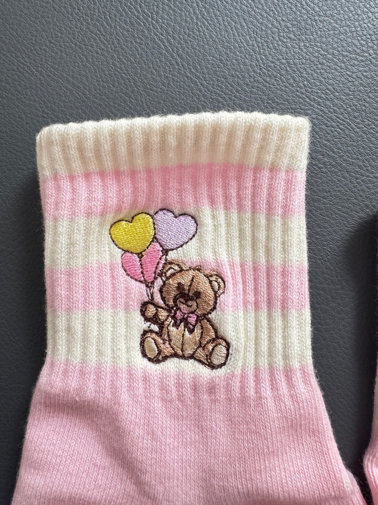 “Teddy dreams” grip socks