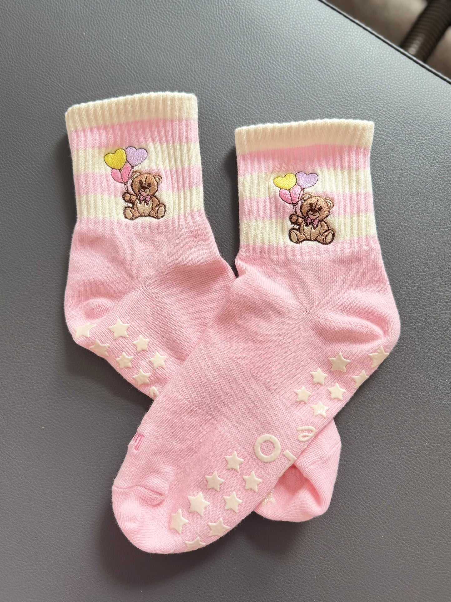“Teddy dreams” grip socks