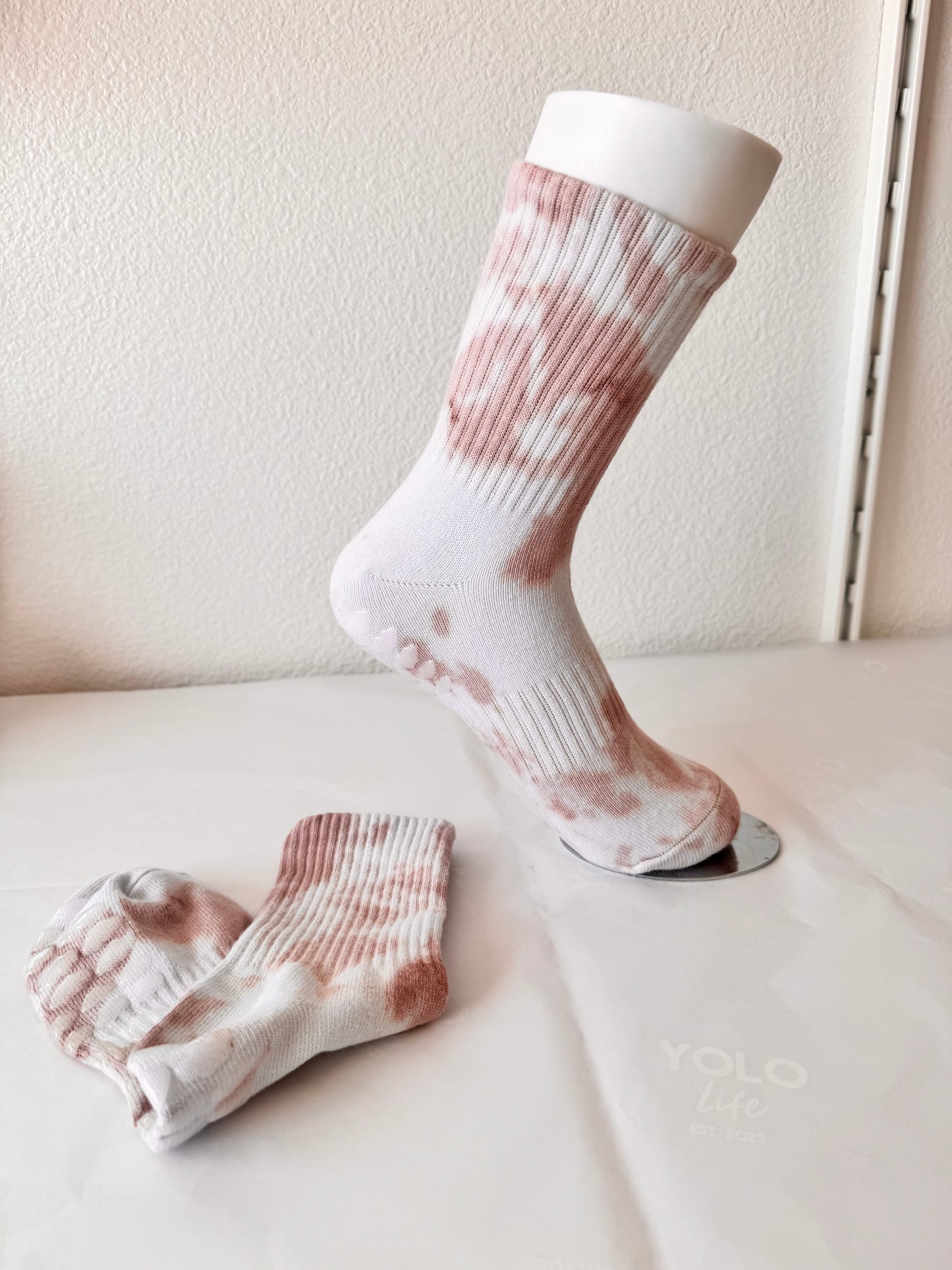 "BEACH BLISS" Tie-dye grip socks trio