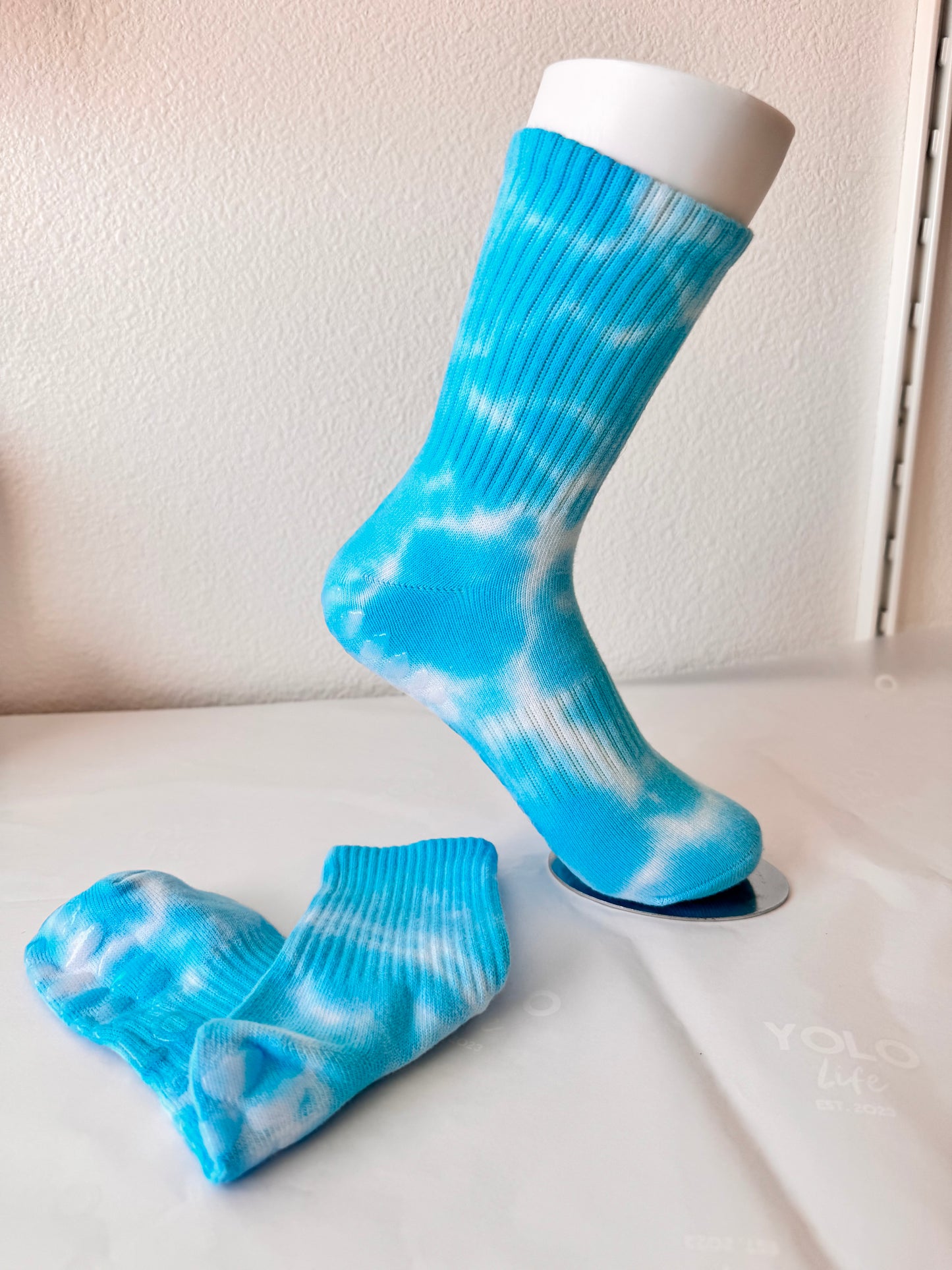 "BEACH BLISS" Tie-dye grip socks trio