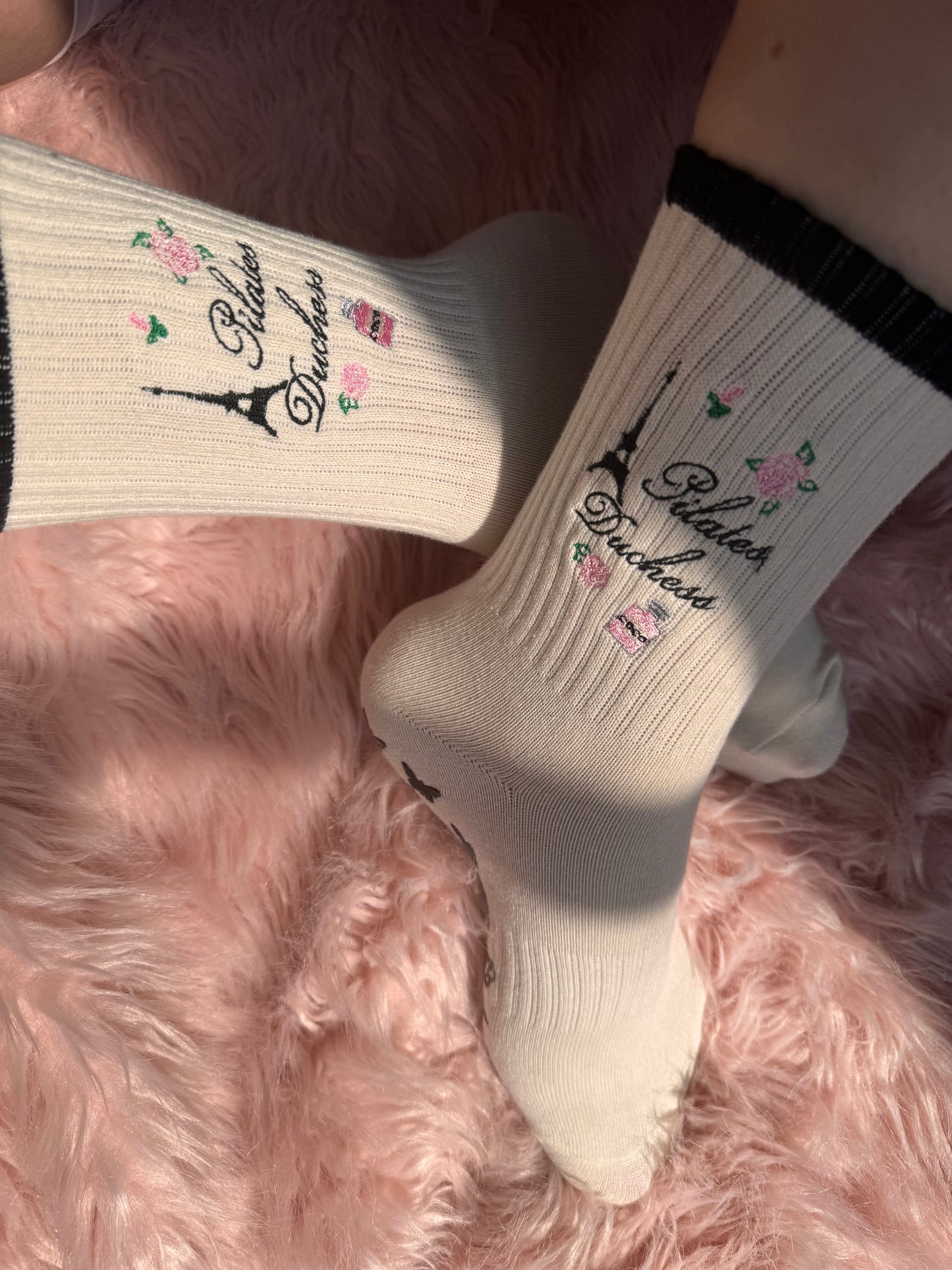 "Duchess in Paris" WITH OUT BUTTERFLY Pilates crew grip socks