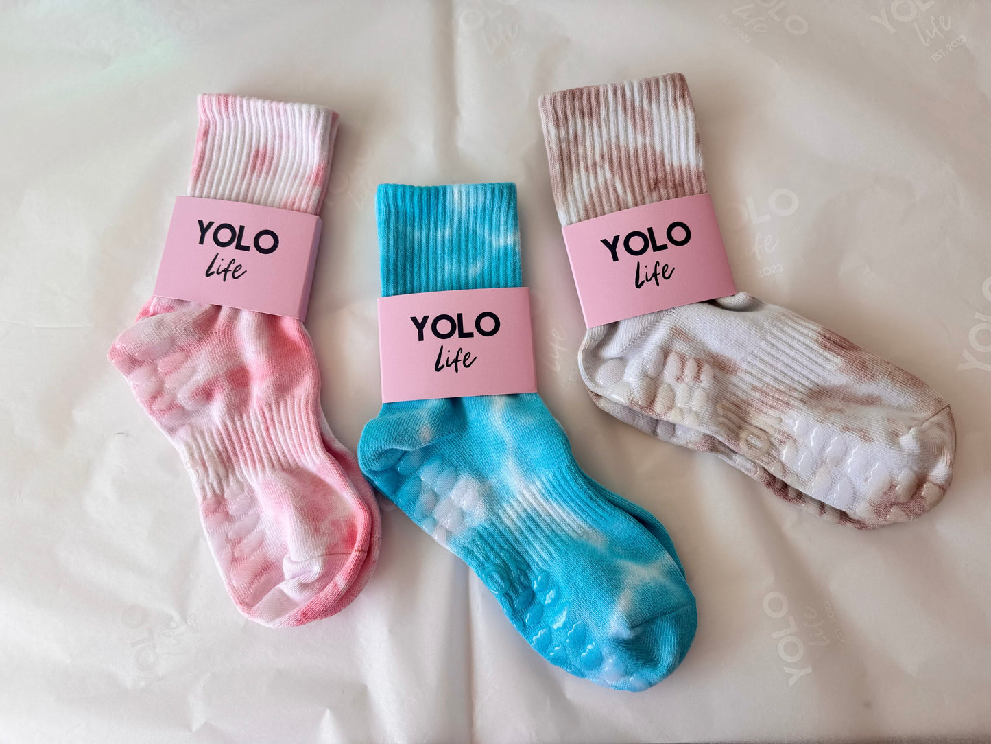 "BEACH BLISS" Tie-dye grip socks trio