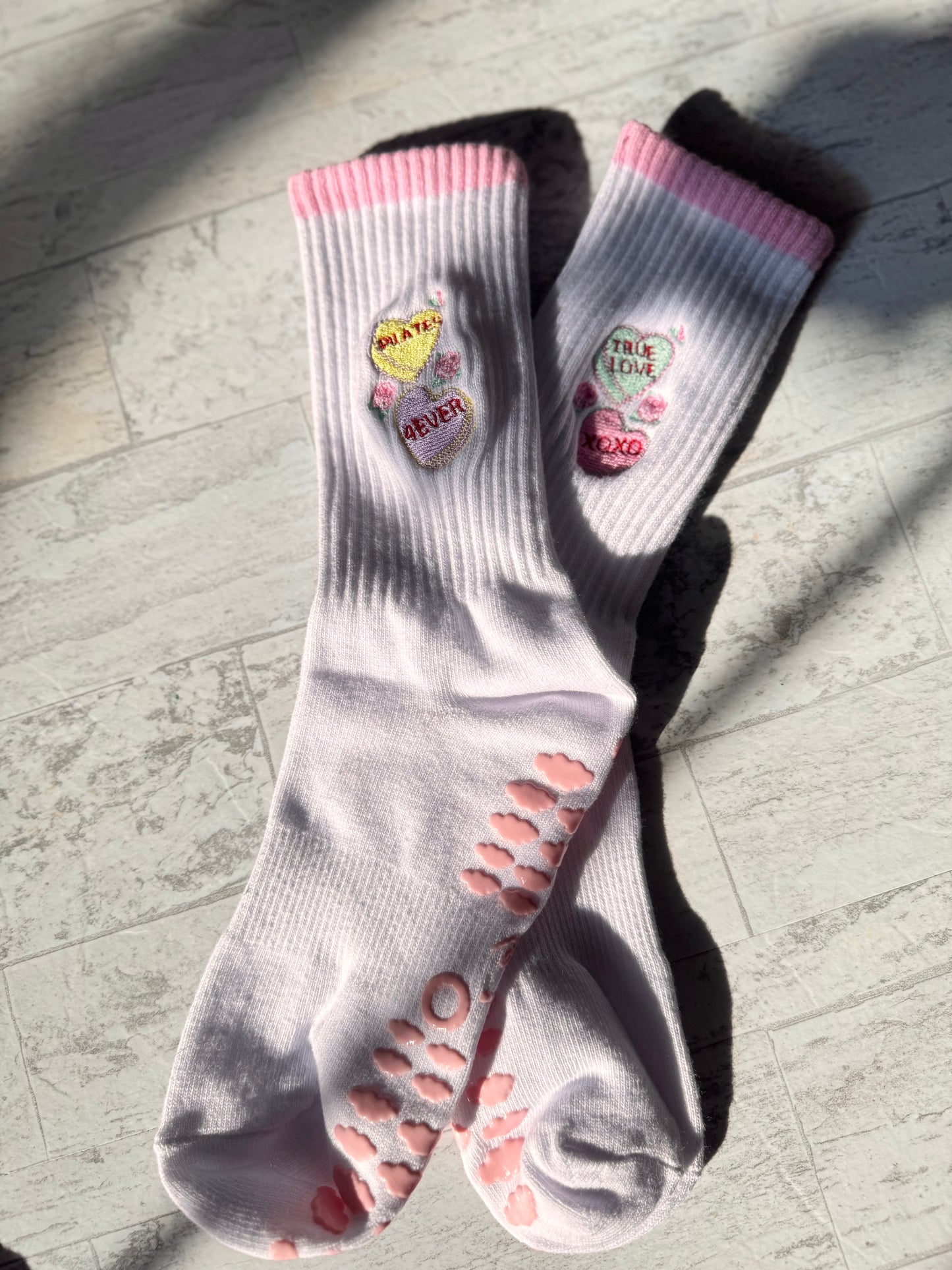 “CONVERSATION HEARTS “ 💌💝☁️🎀 crew  grip socks