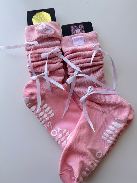“BOW STOPPER” 🎀 the perfect girly Slouchy Pilates sock